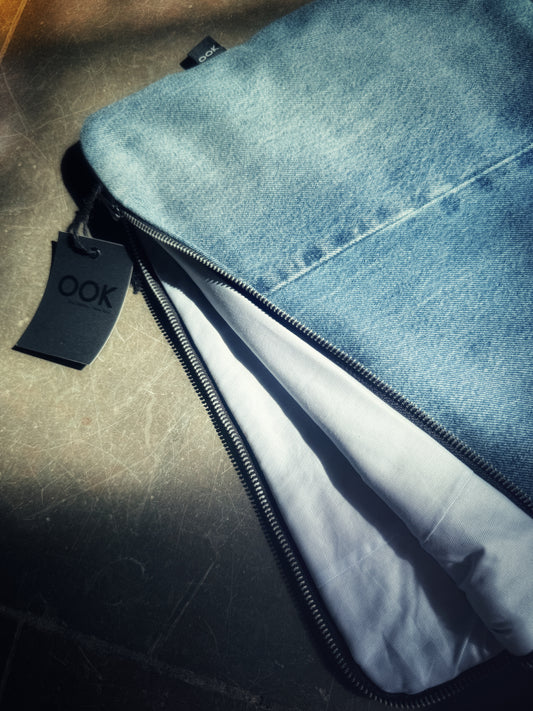 Medium mono Denim