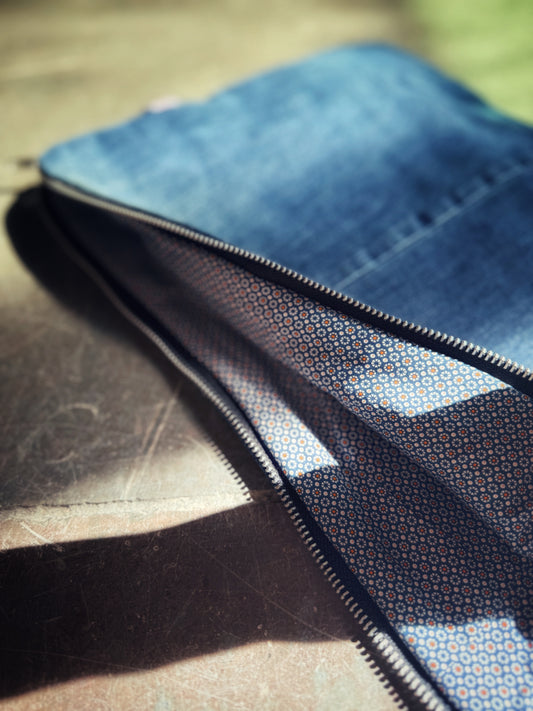 Medium Mono Denim 02