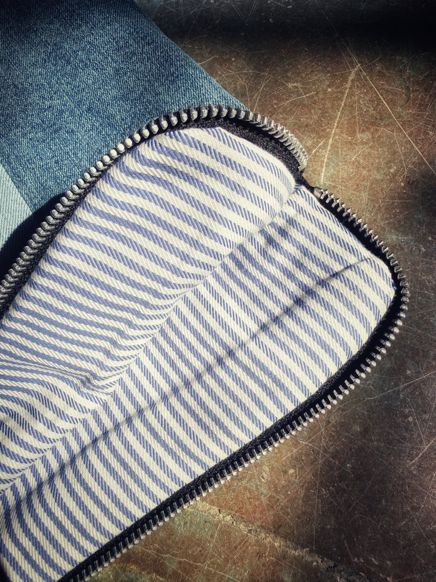 Blue/Black Mix 01