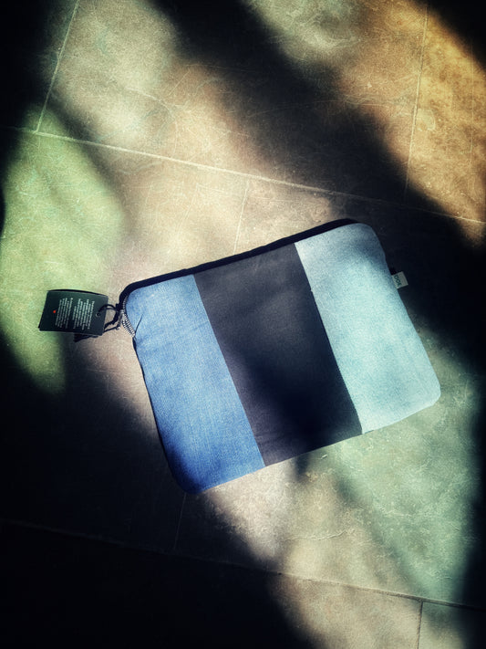 Blue/ Black Mix 02